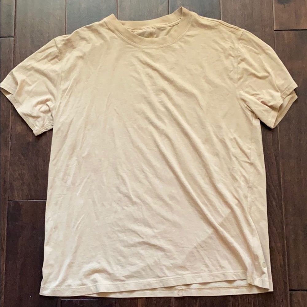 Lululemon tshirt